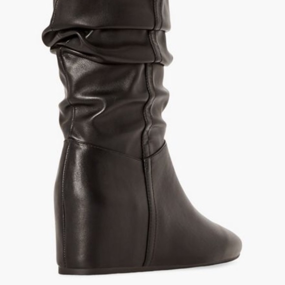 Dana , up to knee boots - Picture 8 of 10